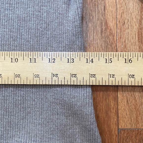 AGB Dress Size Large NWT Heather Taupe Color 2 accent pockets Sweater Tunic - Picture 10 of 14